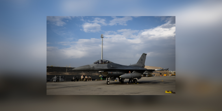F-16-na-pasie-kolowania-768x384.png