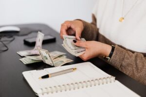Grafika-money-300x200.jpg